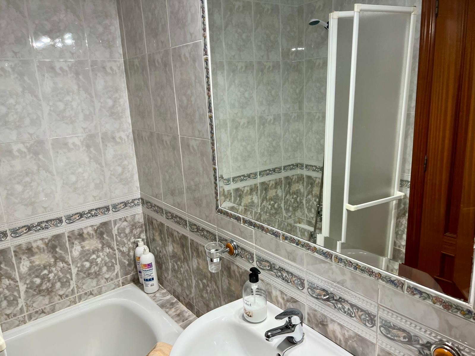 f8927908-c425-47df-a2e9-5931576bf216